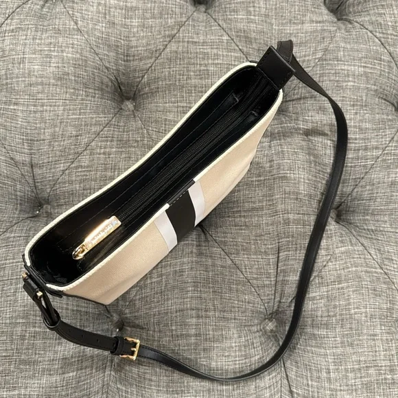 Michael Kors Bag Charlotte Canvas Crossbody - Picture 11 of 17